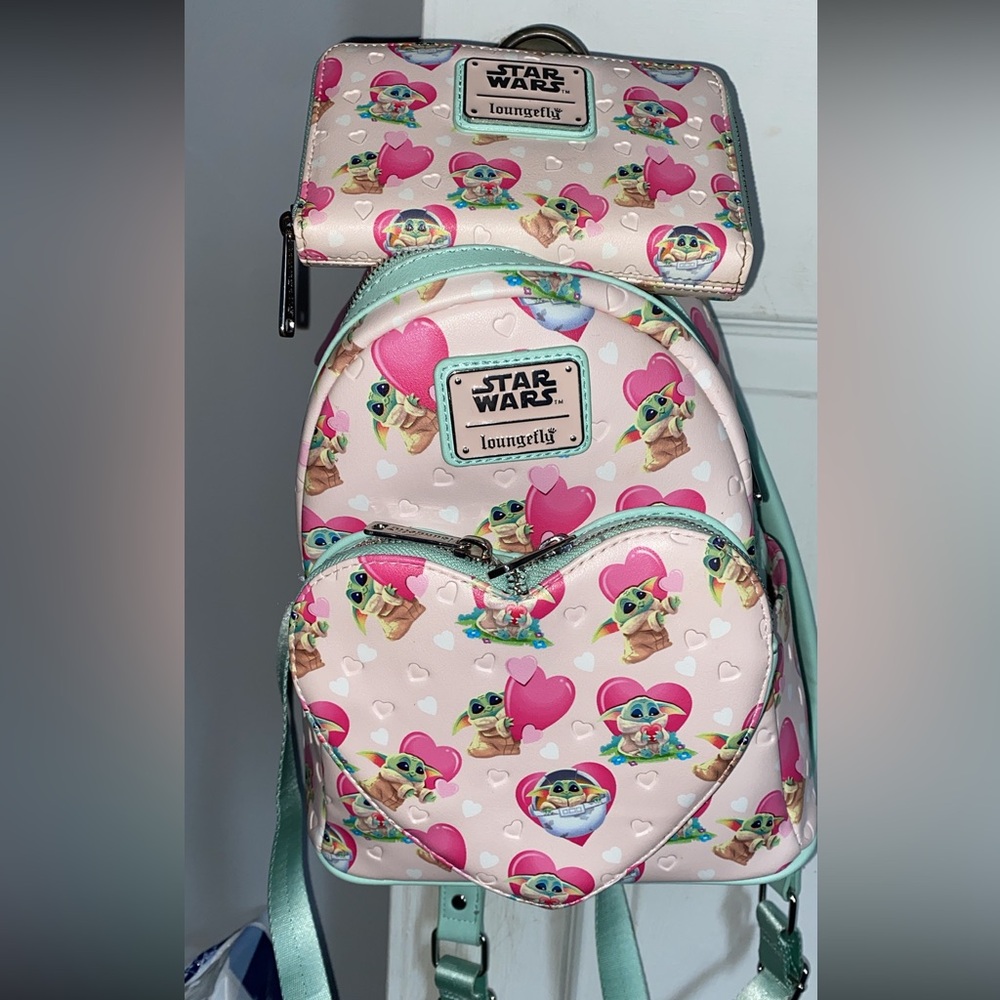 Baby Yoda Lounge fly Backpack And Wallet